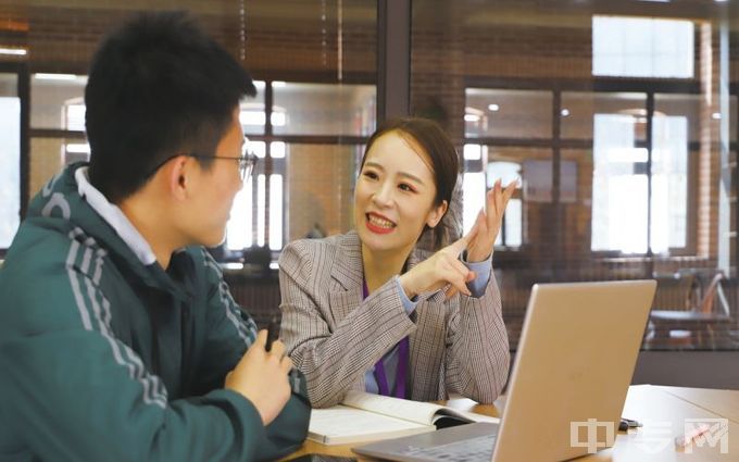 青岛城市学院-学生图片1